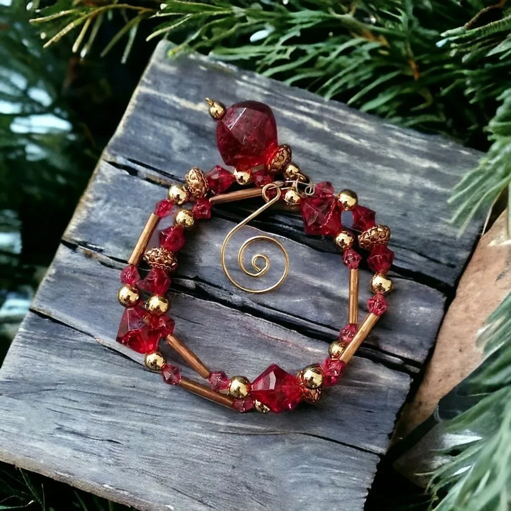 Beaded Memory Wire Ornament Spiral Dangle‎ Twist Sparkly Christmas Red Gold Tone